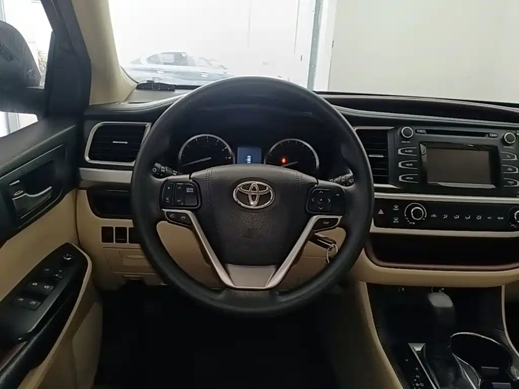 Toyota Highlander — миниатюра 11