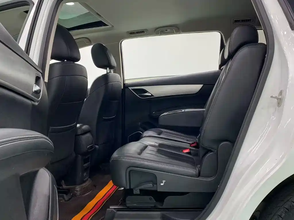 BYD MAX — миниатюра 5
