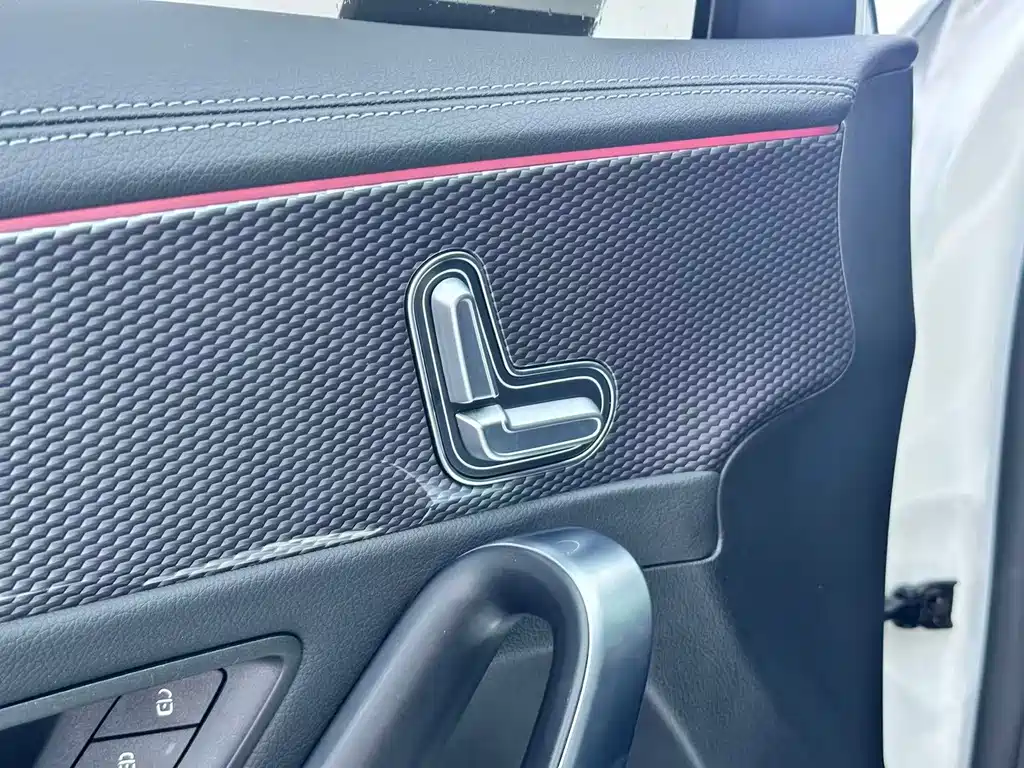 Mercedes-Benz A-Class — миниатюра 7