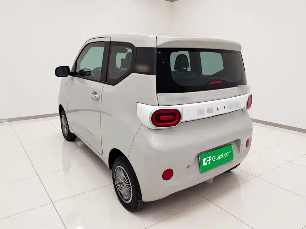 Wuling MINIEV — миниатюра 4