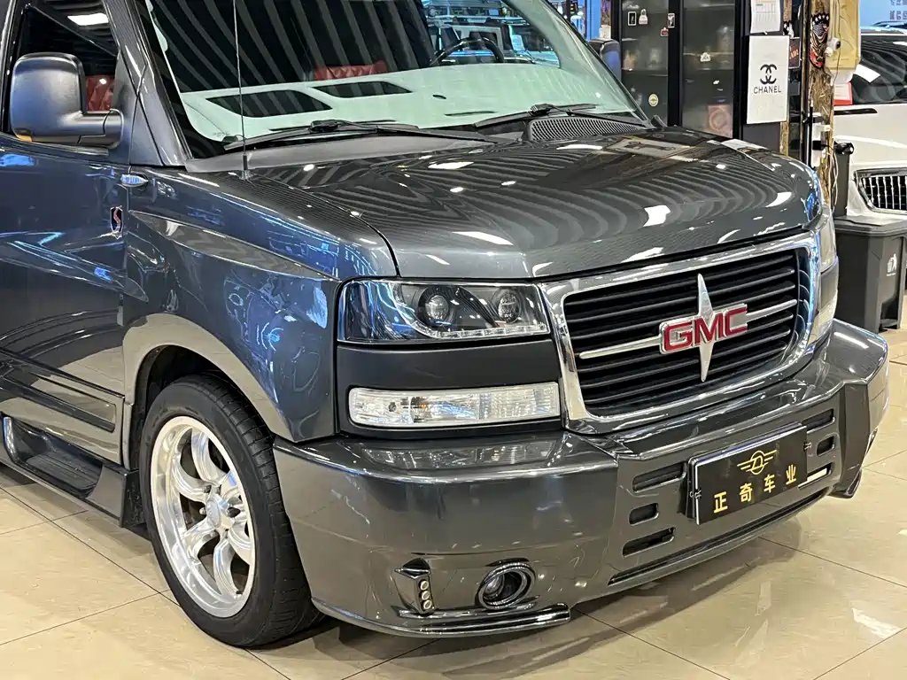 GMC Savana — миниатюра 10