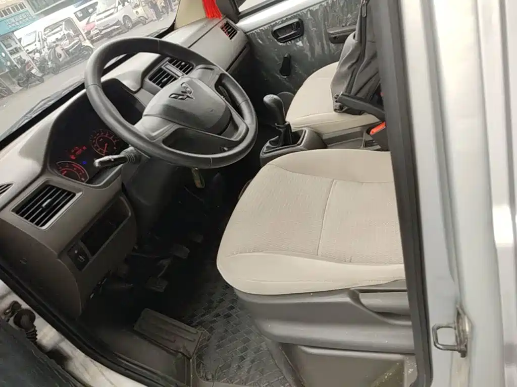 Wuling Rongguang S — миниатюра 15