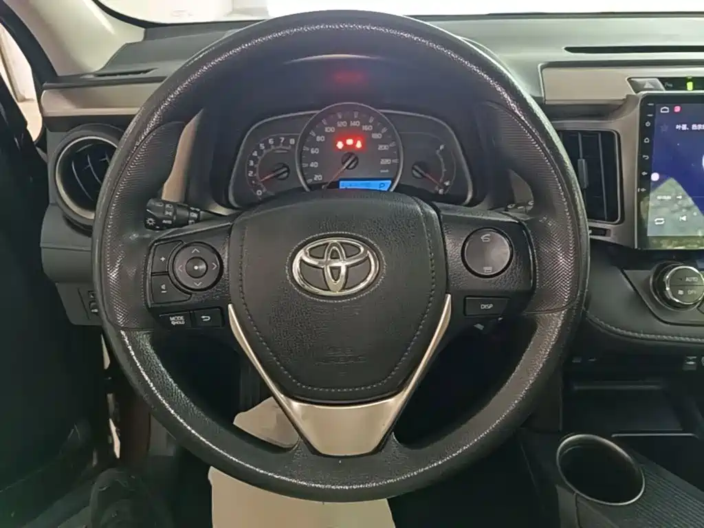 Toyota RAV4 — миниатюра 11