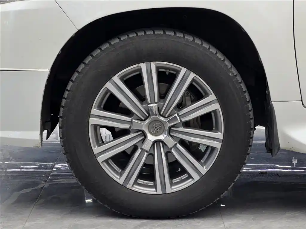 Toyota Land Cruiser 2018 4.6L GX-R