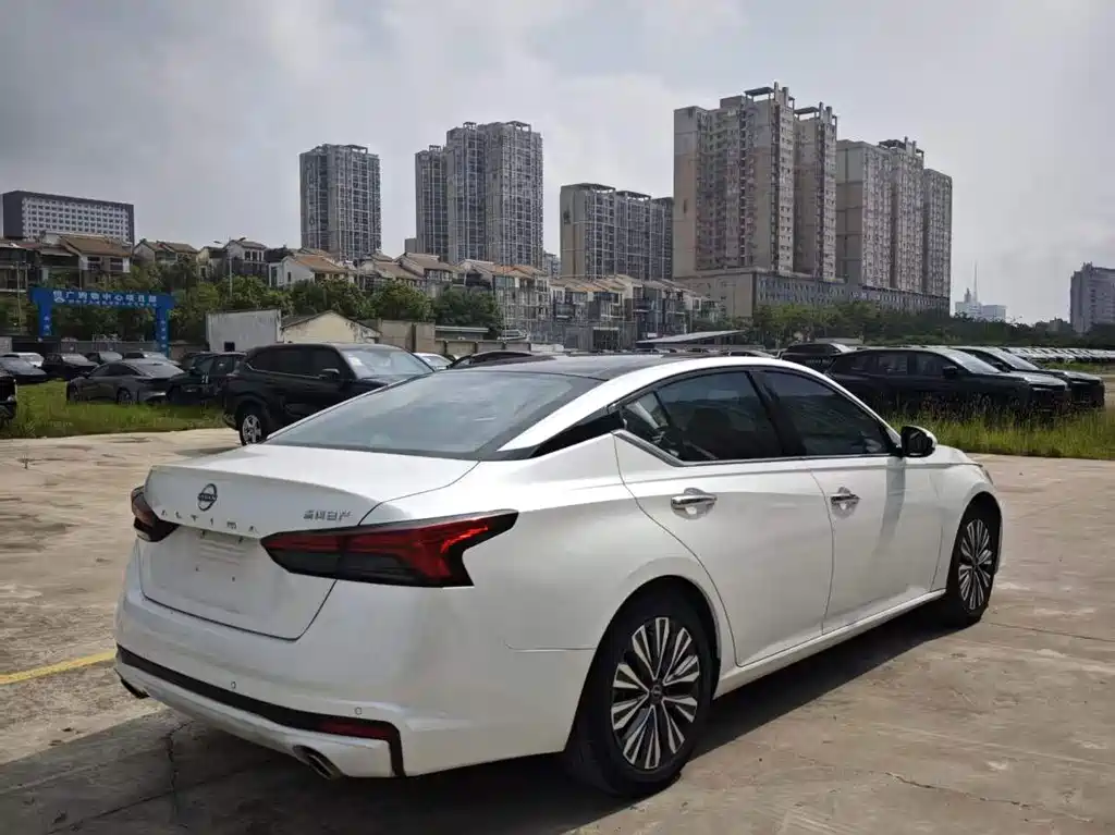 Nissan Teana — миниатюра 4