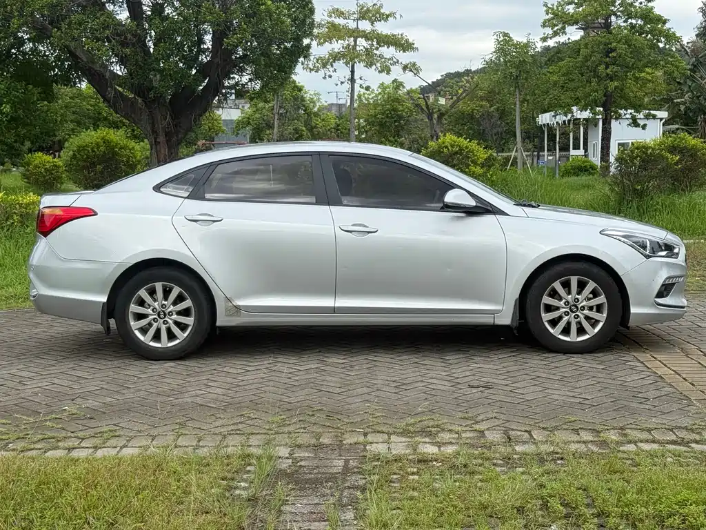 Hyundai Mistra — миниатюра 12