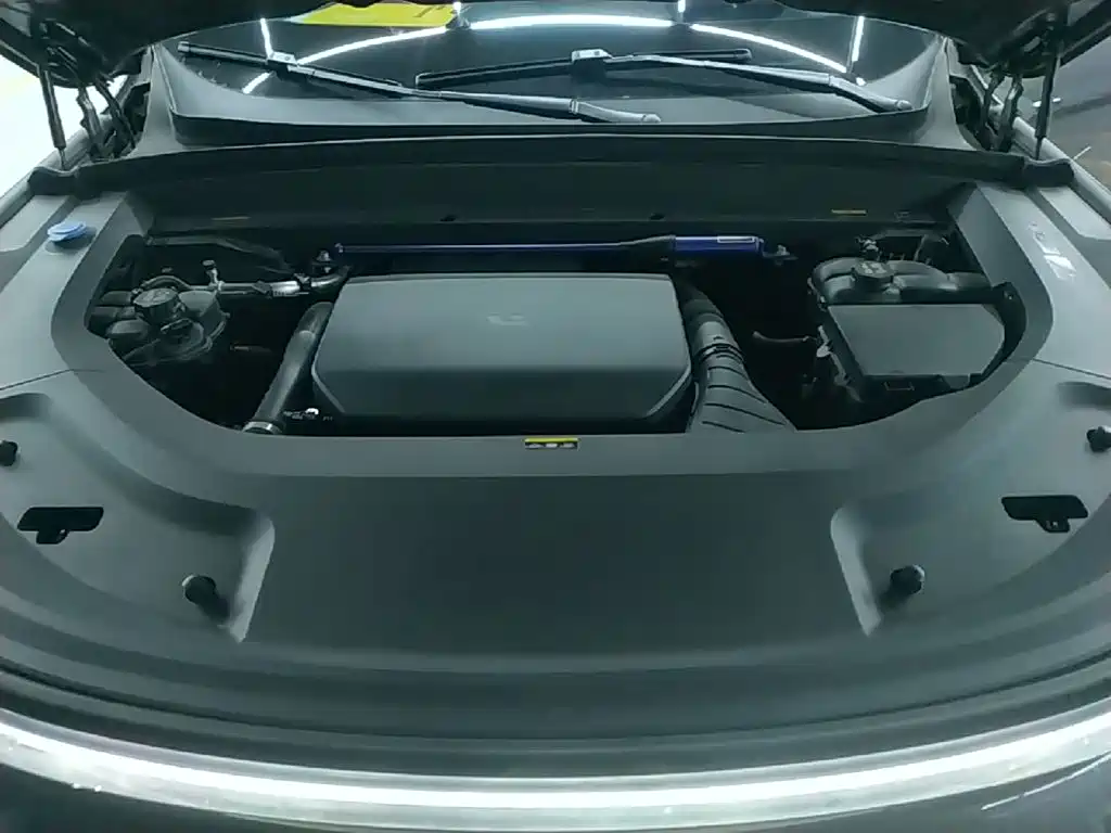 Li Auto Li L8 — миниатюра 20
