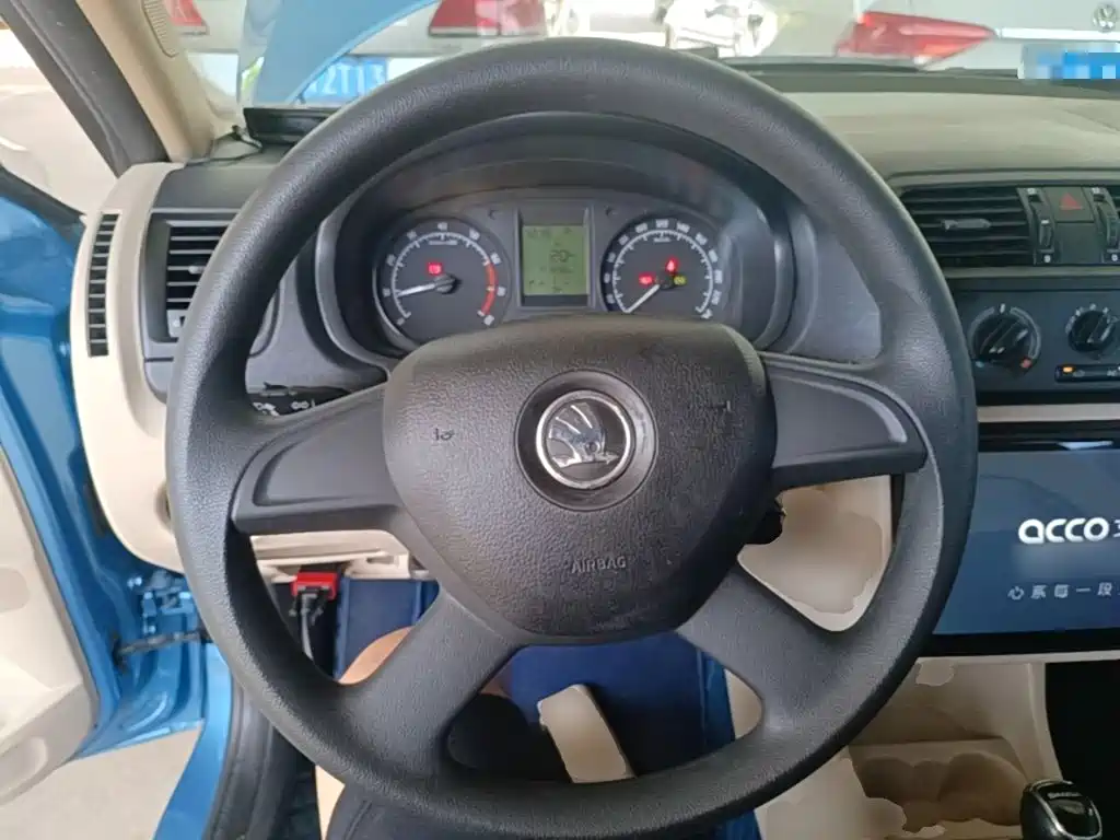 Skoda Fabia — миниатюра 11