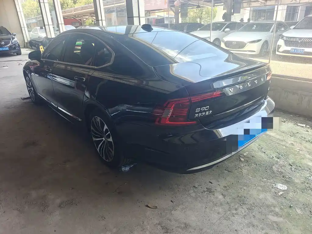 Volvo S90 — миниатюра 6