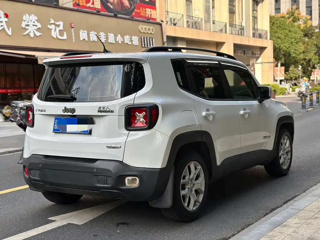 Jeep Renegade — миниатюра 6