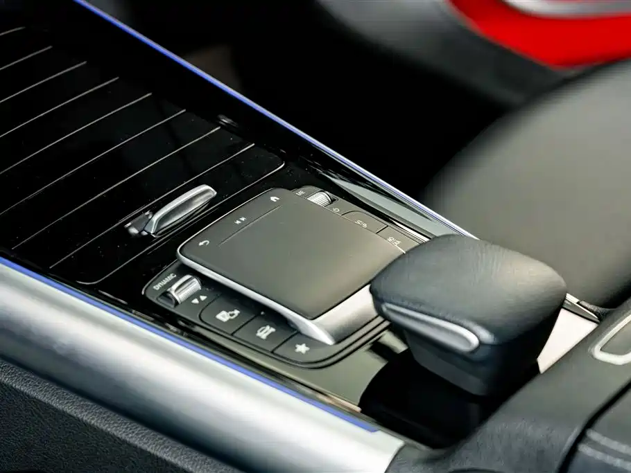 Mercedes-Benz GLA — миниатюра 11