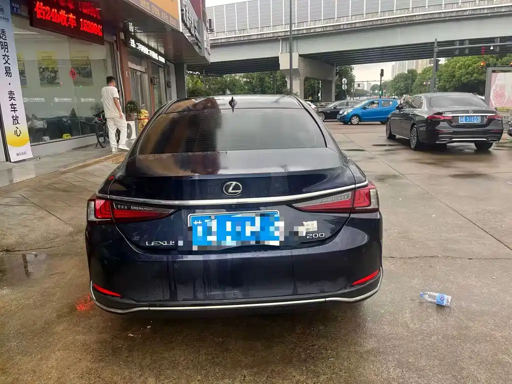 Lexus ES — миниатюра 5