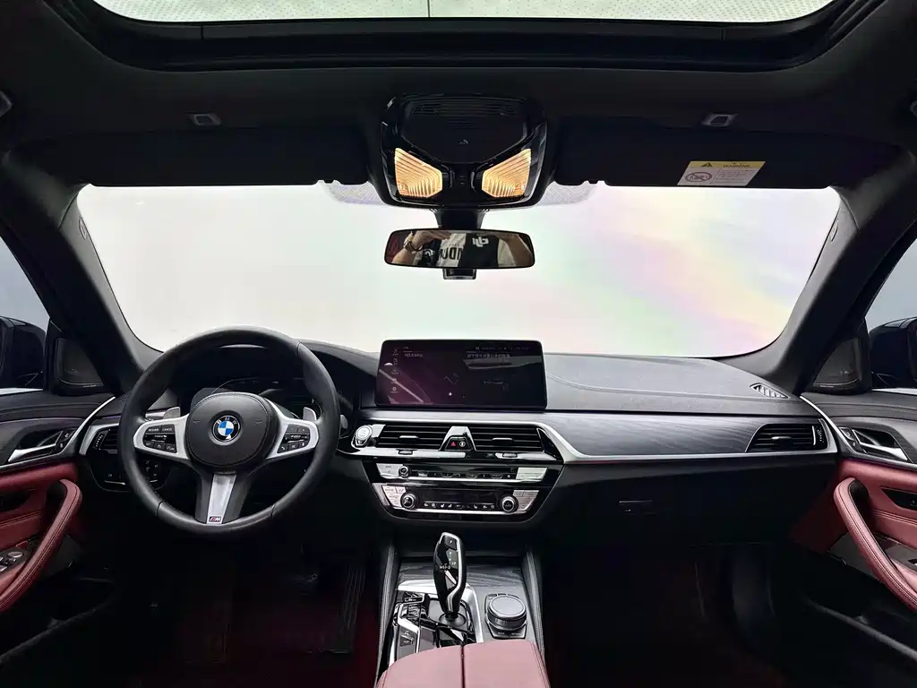 BMW 5 Series — миниатюра 5