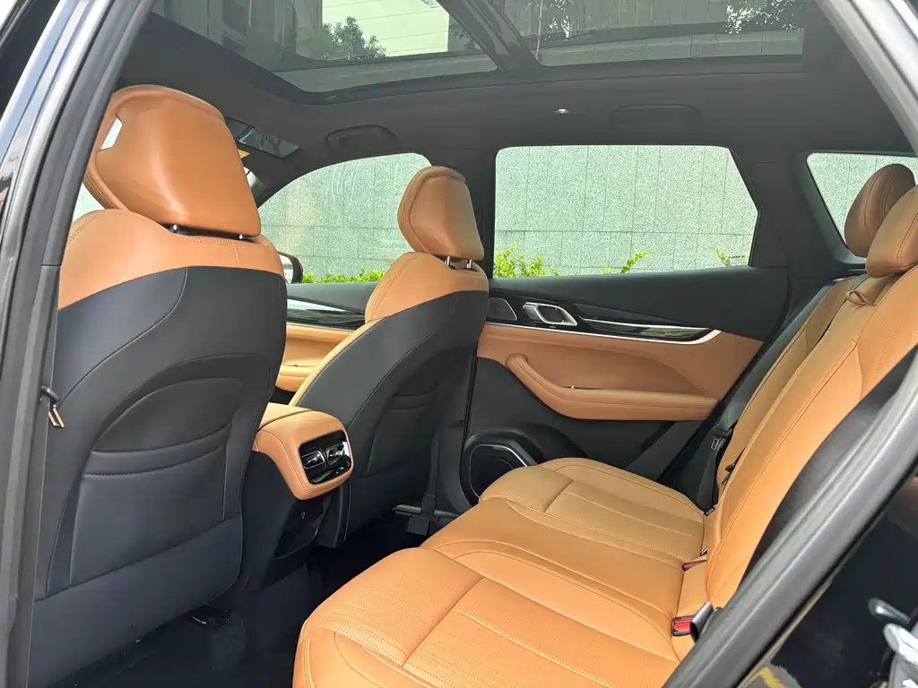 Geely Boyue L — миниатюра 7