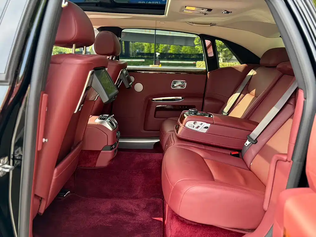 Rolls-Royce Ghost — миниатюра 15