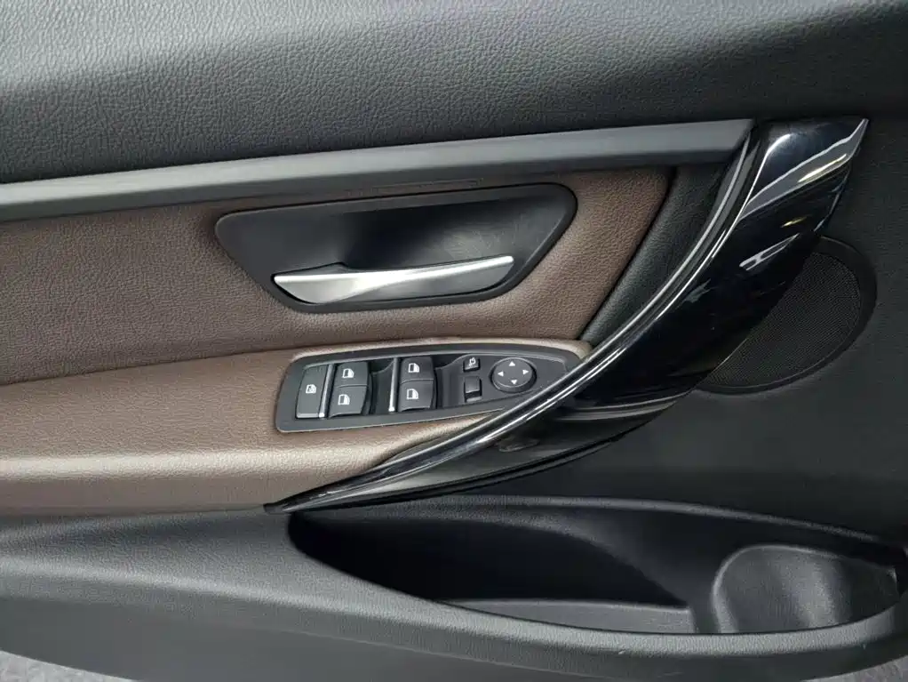 BMW 3 Series — миниатюра 6
