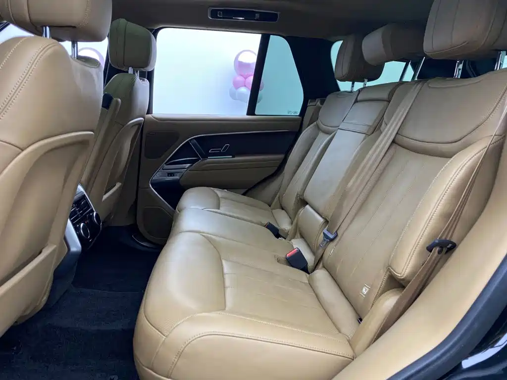 Land Rover Range Rover 2023 3.0 L6 360PS