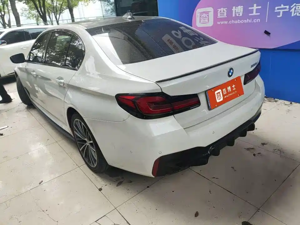 BMW 5 Series — миниатюра 4
