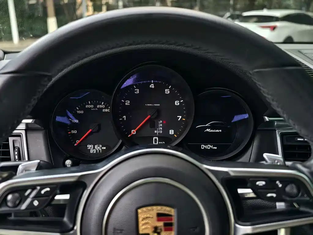 Porsche Macan — миниатюра 9