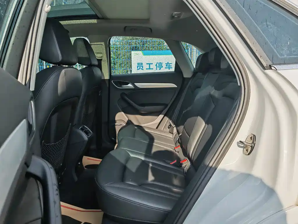 Audi Q3 — миниатюра 12