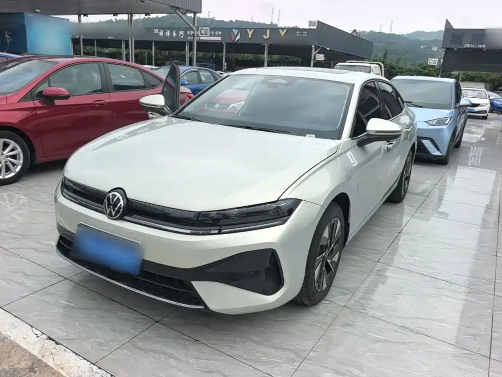 Volkswagen Sagitar — миниатюра 2