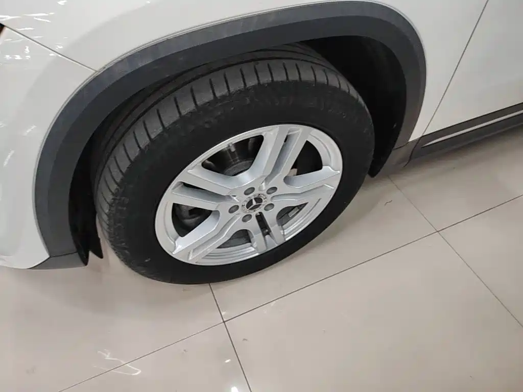 Mercedes-Benz GLA — миниатюра 23