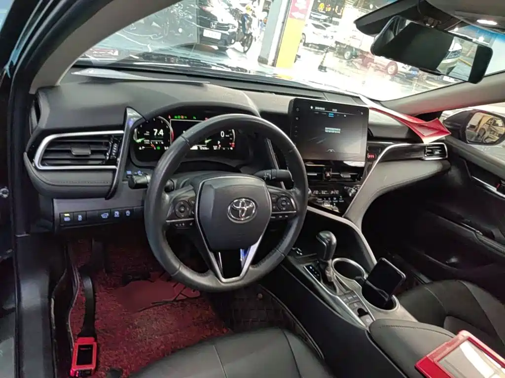 Toyota Camry — миниатюра 10