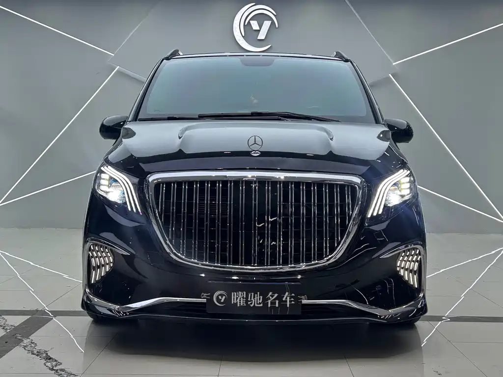 Mercedes-Benz Vito 2023 2.0T 7 мест