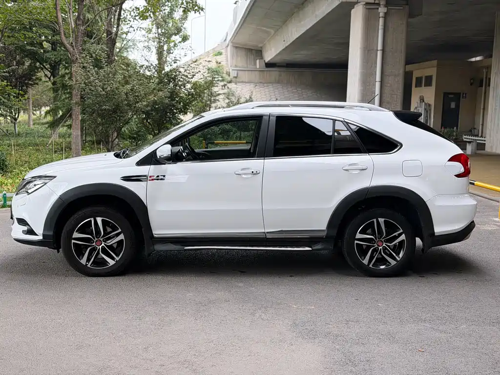 BYD Tang New Energy — миниатюра 8