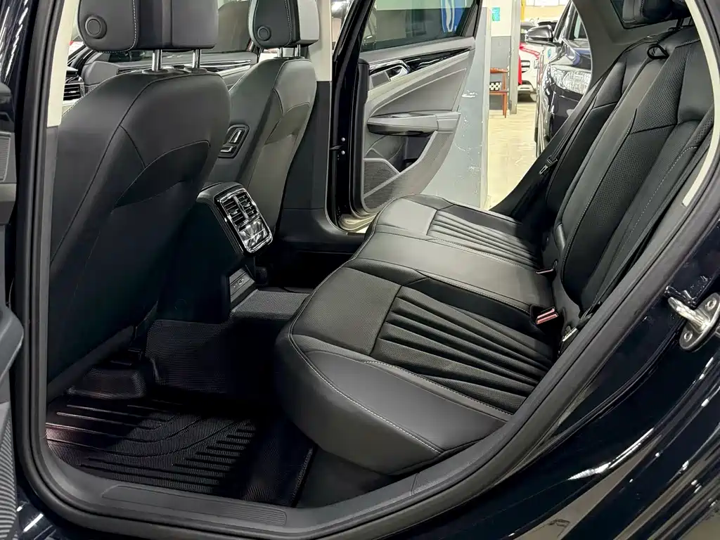 Volkswagen Passat — миниатюра 6
