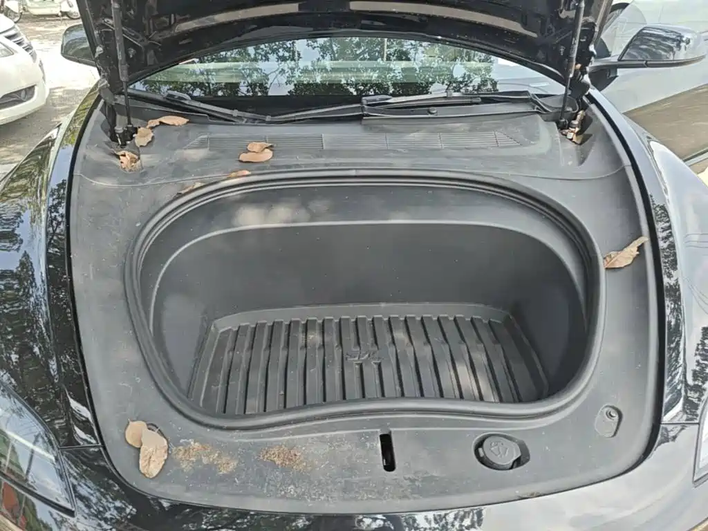 Tesla Model 3 — миниатюра 20