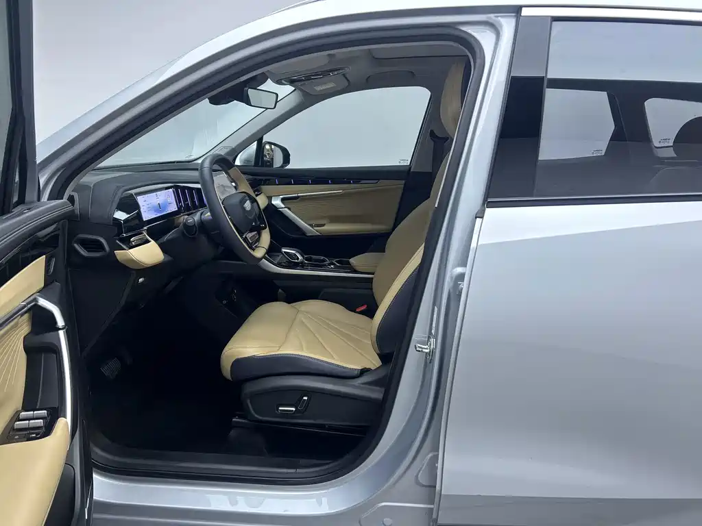 Geely Boyue L — миниатюра 11