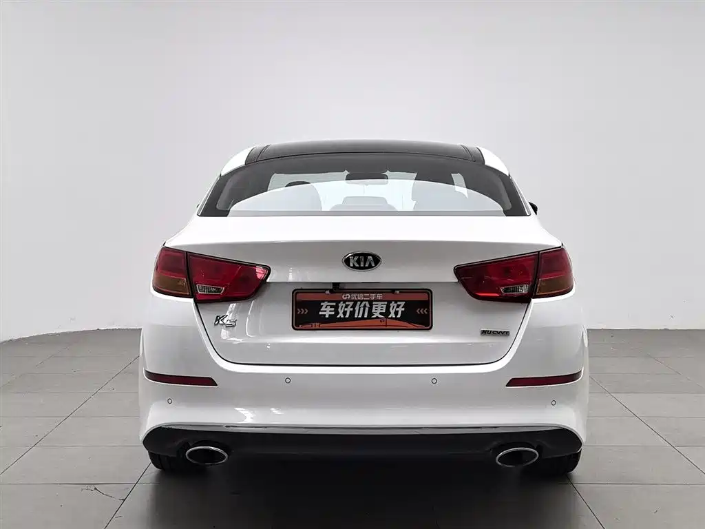 Kia K5 2015 2.0L AT LUX