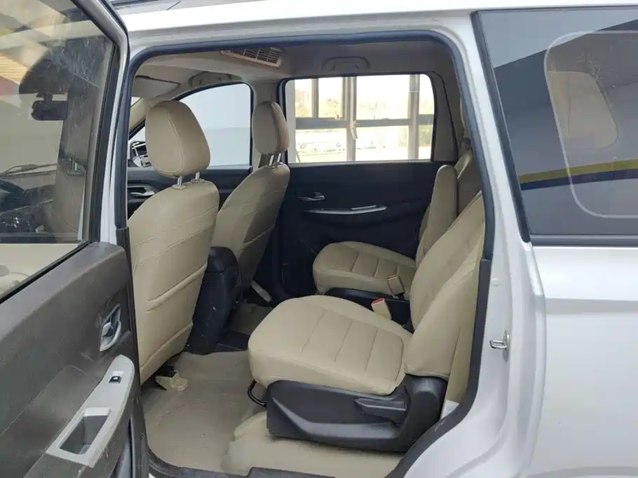 Wuling Hongguang — миниатюра 11