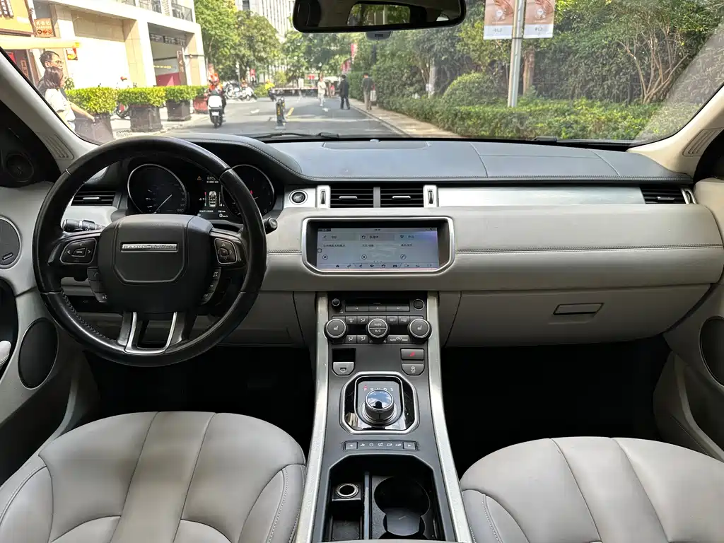 Land Rover Evoque (Import) — миниатюра 9