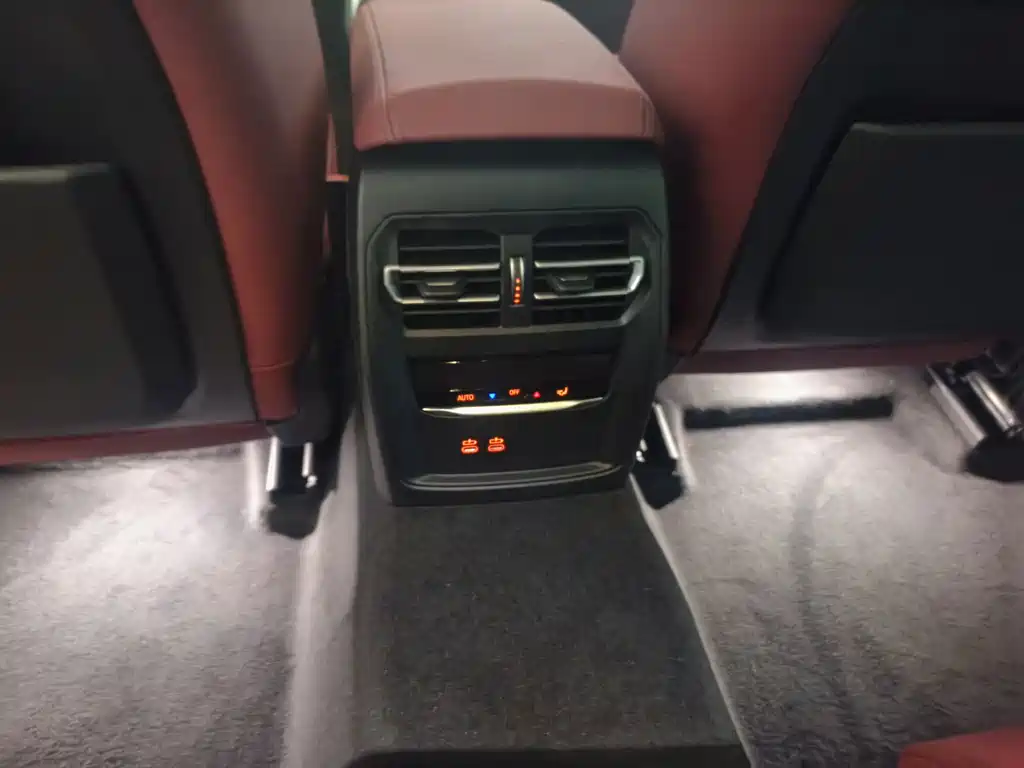 BMW 3 Series — миниатюра 11