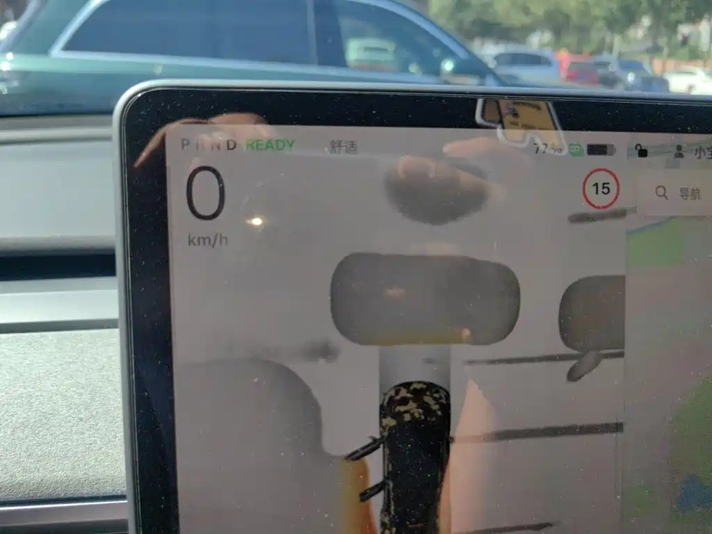 Tesla Model Y — миниатюра 8