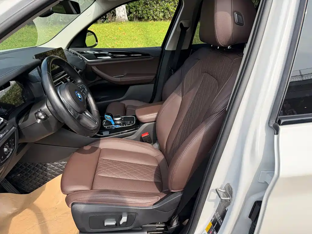 BMW iX3 — миниатюра 8