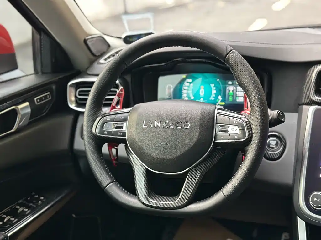 Lynk & Co 01 EM-P — миниатюра 19