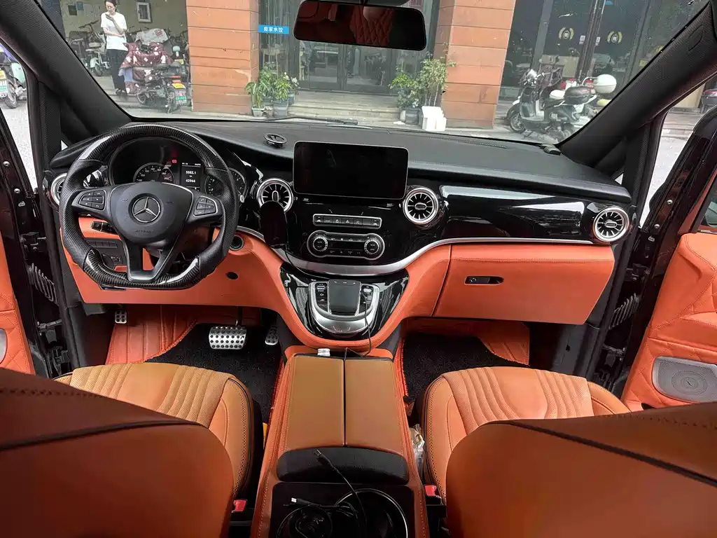 Mercedes-Benz Vito 2021 2.0T 7 мест