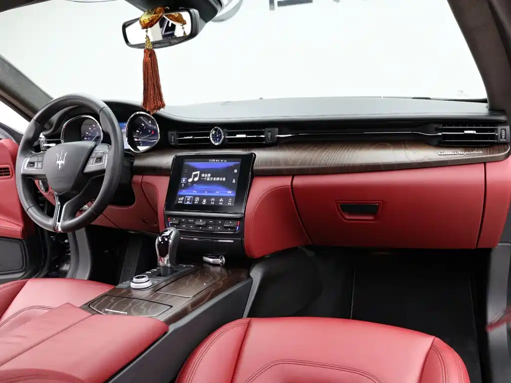 Maserati Quattroporte — миниатюра 22