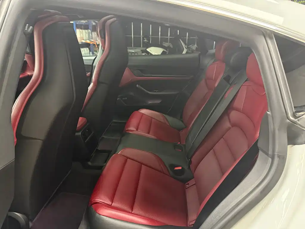 Porsche Taycan — миниатюра 7
