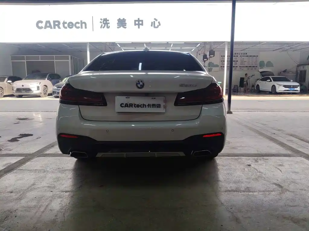BMW 5 Series — миниатюра 6