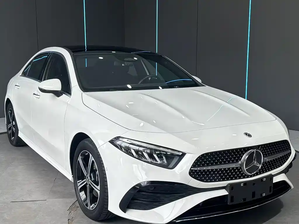 Mercedes-Benz A-Class A 2023 A 200 L Fashion