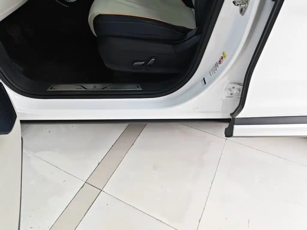 BYD PLUS New Energy — миниатюра 22