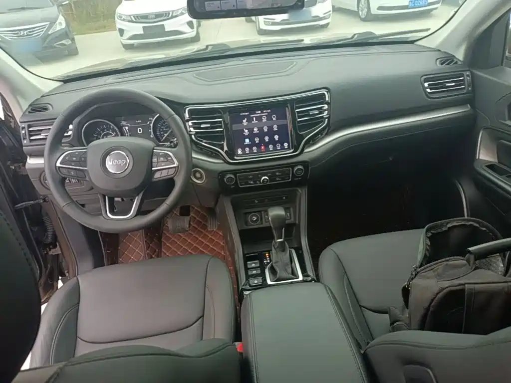 Jeep Commander — миниатюра 10