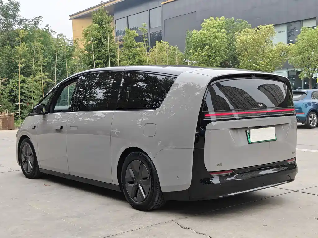 Li Auto Li MEGA — миниатюра 17