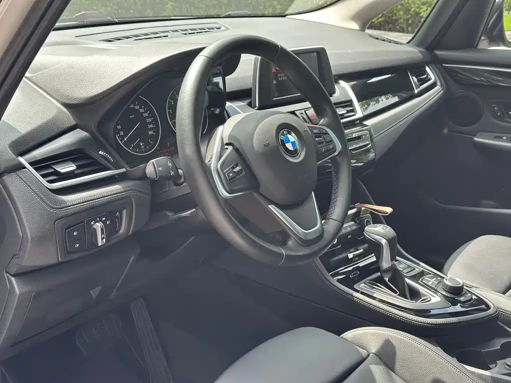 BMW 2 Series Active Tourer — миниатюра 9