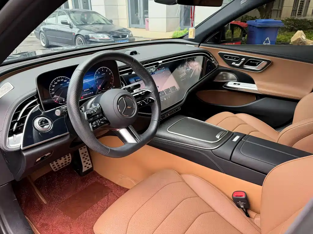 Mercedes-Benz E-Class — миниатюра 4