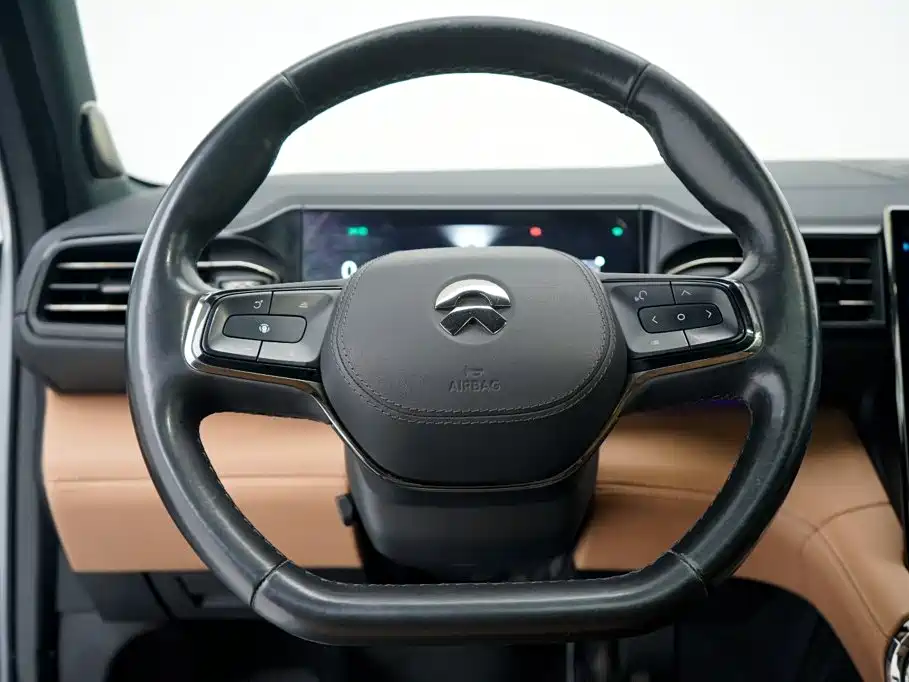 NIO ES8 — миниатюра 17